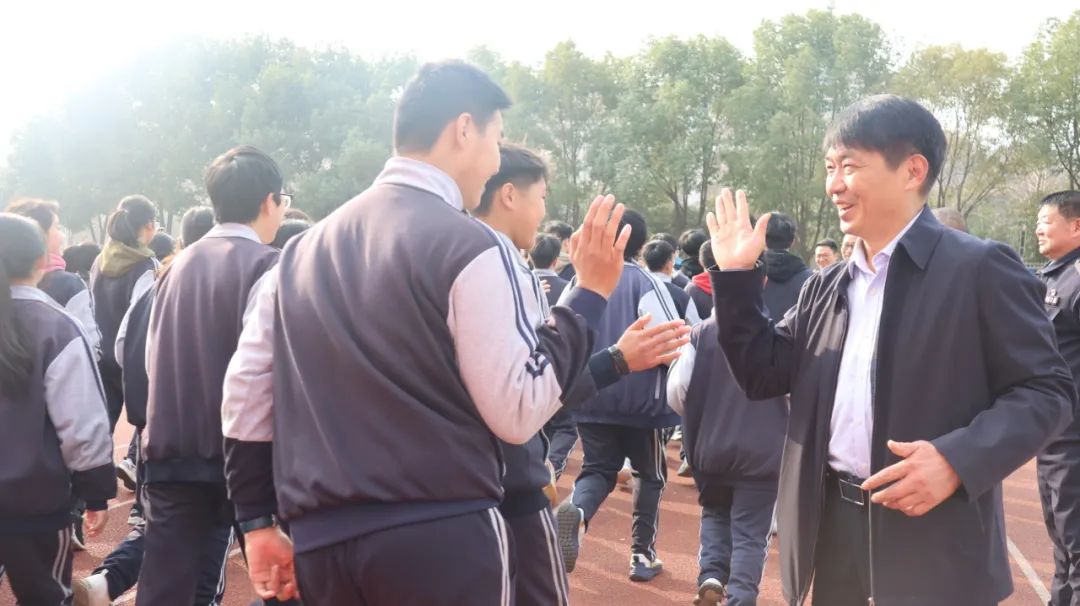 邓州市致远学校隆重举行2024届中考百日冲刺誓师大会 第21张 邓州市致远学校隆重举行2024届中考百日冲刺誓师大会 第21张