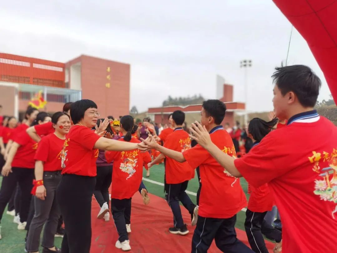 誓师逐梦 决战中考——我市各校纷纷举行2024年中考百日誓师大会 第7张 誓师逐梦 决战中考——我市各校纷纷举行2024年中考百日誓师大会 第7张