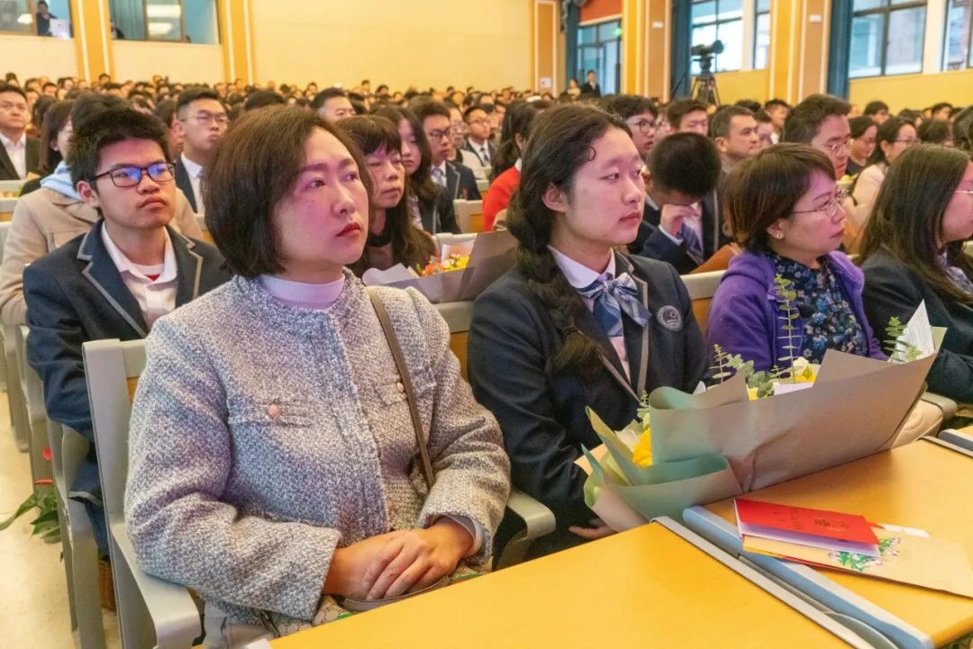 十八志,战高考 | 云南师范大学实验中学高2024届十八岁成人礼暨高考誓师大会 第25张 十八志,战高考 | 云南师范大学实验中学高2024届十八岁成人礼暨高考誓师大会 第25张