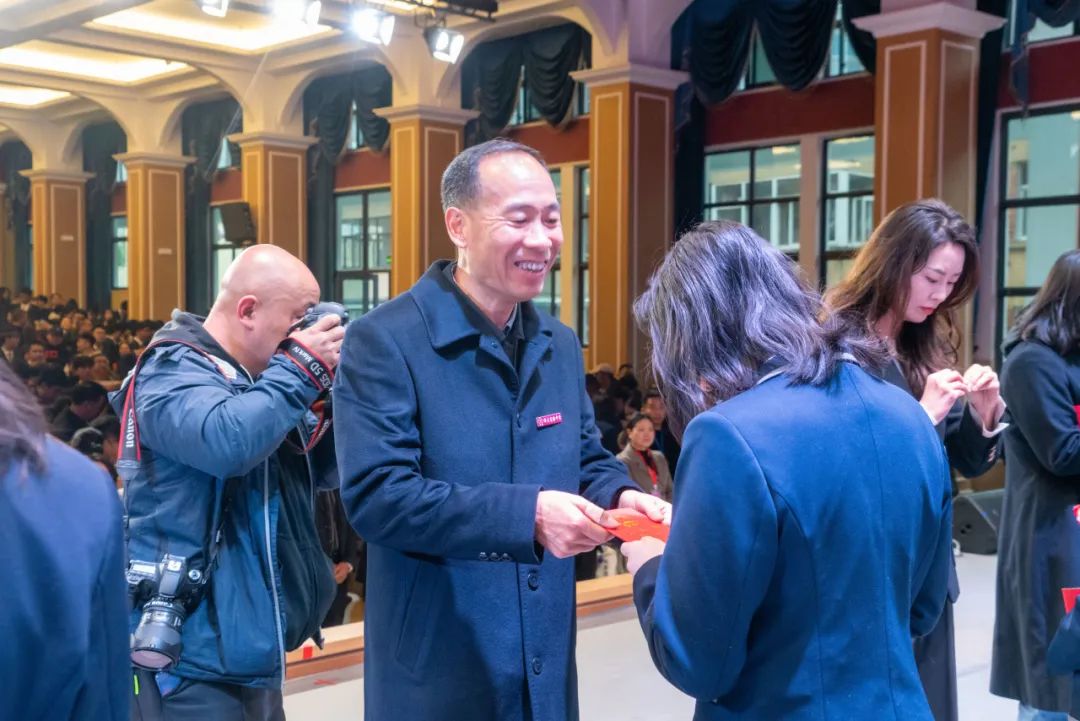 十八志,战高考 | 云南师范大学实验中学高2024届十八岁成人礼暨高考誓师大会 第38张 十八志,战高考 | 云南师范大学实验中学高2024届十八岁成人礼暨高考誓师大会 第38张