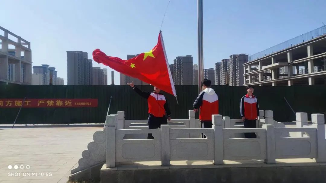 龙行龘龘拼百日 同心合力赢中考——民权县鲲鹏学校2024年中考百日誓师大会 第11张 龙行龘龘拼百日 同心合力赢中考——民权县鲲鹏学校2024年中考百日誓师大会 第11张