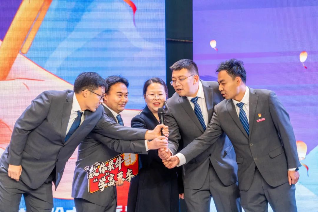 十八志,战高考 | 云南师范大学实验中学高2024届十八岁成人礼暨高考誓师大会 第69张 十八志,战高考 | 云南师范大学实验中学高2024届十八岁成人礼暨高考誓师大会 第69张