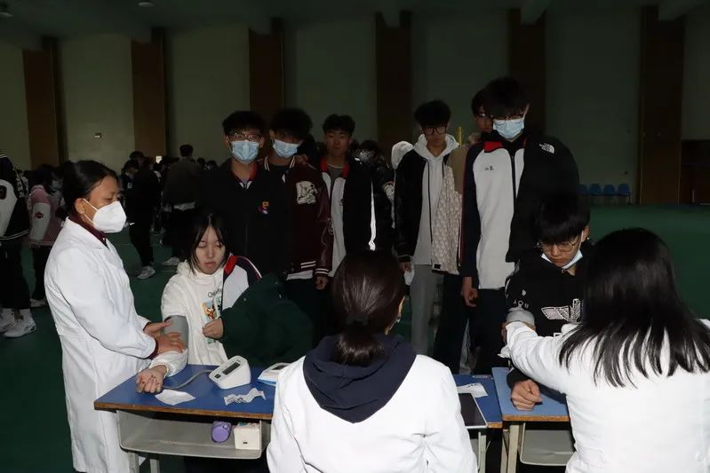 健康体检 迎战高考——河口区第一中学2024年高考查体工作顺利进行中 第61张