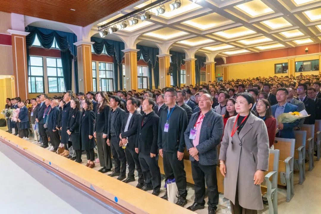 十八志,战高考 | 云南师范大学实验中学高2024届十八岁成人礼暨高考誓师大会 第29张 十八志,战高考 | 云南师范大学实验中学高2024届十八岁成人礼暨高考誓师大会 第29张