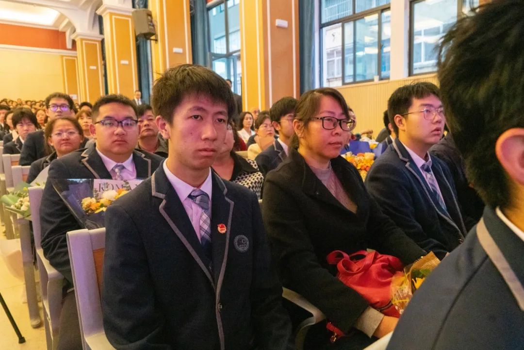 十八志,战高考 | 云南师范大学实验中学高2024届十八岁成人礼暨高考誓师大会 第35张 十八志,战高考 | 云南师范大学实验中学高2024届十八岁成人礼暨高考誓师大会 第35张