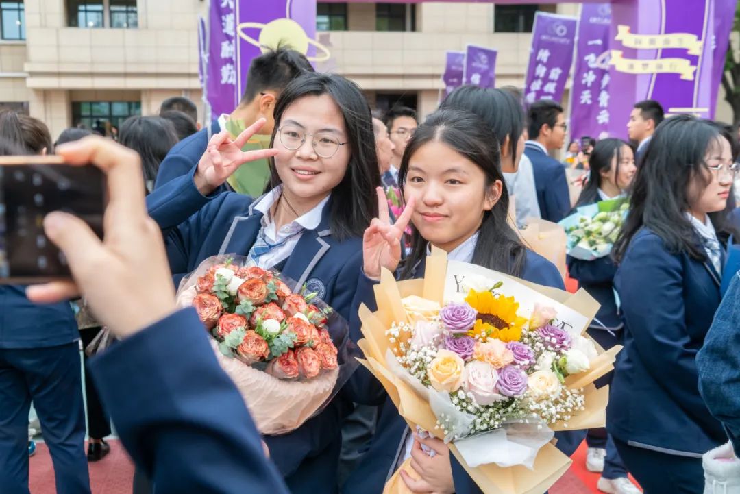 十八志,战高考 | 云南师范大学实验中学高2024届十八岁成人礼暨高考誓师大会 第86张 十八志,战高考 | 云南师范大学实验中学高2024届十八岁成人礼暨高考誓师大会 第86张