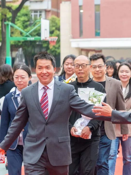 十八志,战高考 | 云南师范大学实验中学高2024届十八岁成人礼暨高考誓师大会 第12张 十八志,战高考 | 云南师范大学实验中学高2024届十八岁成人礼暨高考誓师大会 第12张