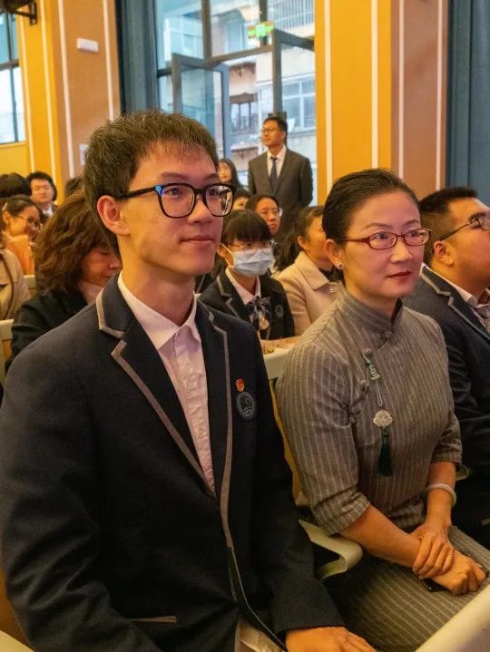 十八志,战高考 | 云南师范大学实验中学高2024届十八岁成人礼暨高考誓师大会 第26张 十八志,战高考 | 云南师范大学实验中学高2024届十八岁成人礼暨高考誓师大会 第26张
