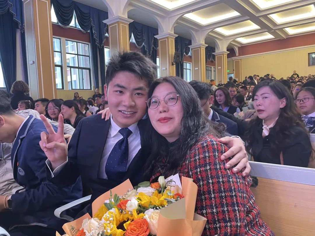 十八志,战高考 | 云南师范大学实验中学高2024届十八岁成人礼暨高考誓师大会 第55张 十八志,战高考 | 云南师范大学实验中学高2024届十八岁成人礼暨高考誓师大会 第55张