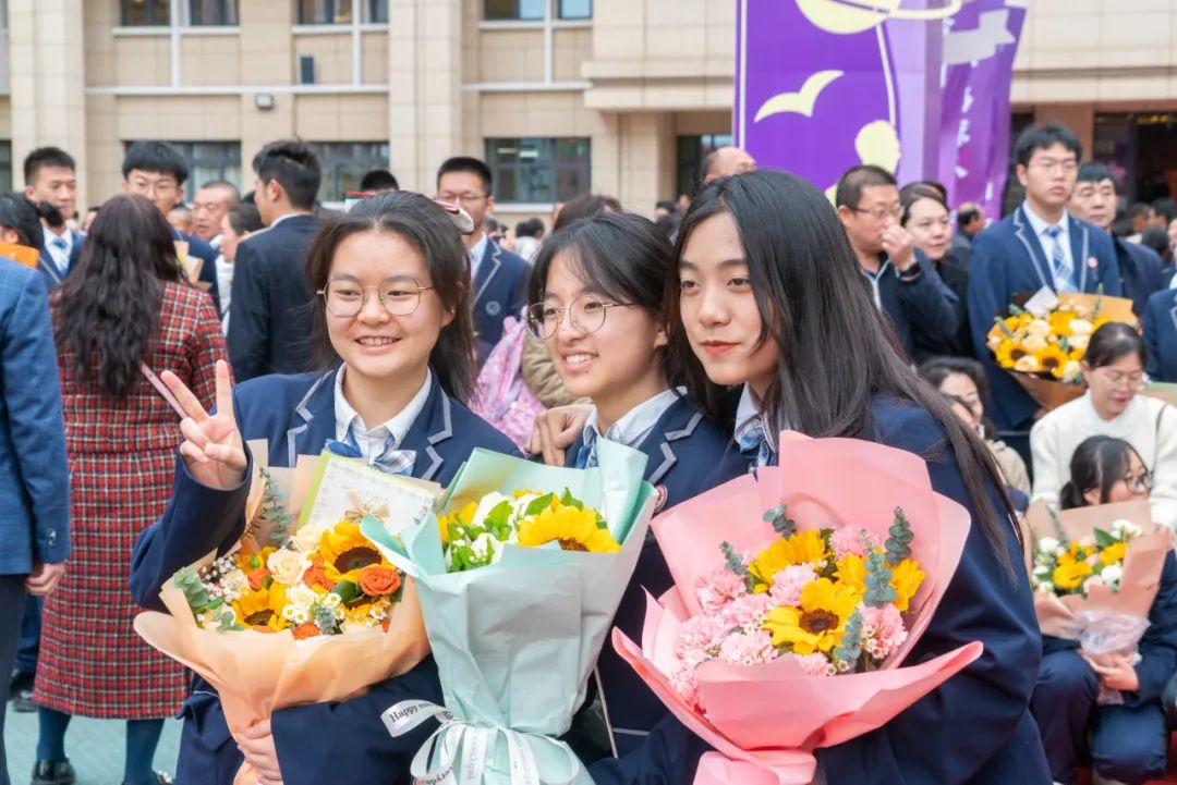 十八志,战高考 | 云南师范大学实验中学高2024届十八岁成人礼暨高考誓师大会 第91张 十八志,战高考 | 云南师范大学实验中学高2024届十八岁成人礼暨高考誓师大会 第91张