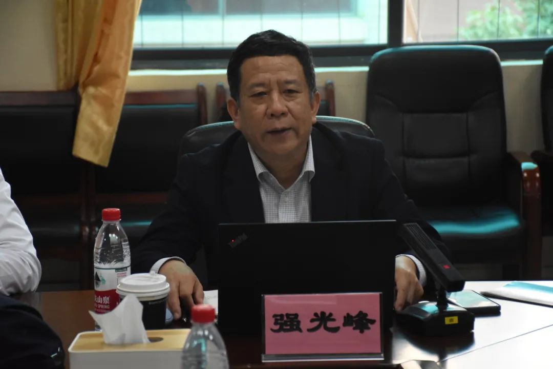 【聚焦高考·共研良策】教育部课程教材研究所专家入校指导暨碧桂园学校高考备考策略研讨会 第11张 【聚焦高考·共研良策】教育部课程教材研究所专家入校指导暨碧桂园学校高考备考策略研讨会 第11张