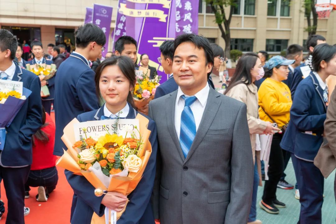 十八志,战高考 | 云南师范大学实验中学高2024届十八岁成人礼暨高考誓师大会 第85张 十八志,战高考 | 云南师范大学实验中学高2024届十八岁成人礼暨高考誓师大会 第85张