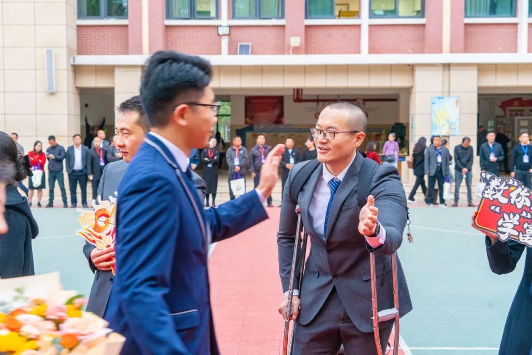 十八志,战高考 | 云南师范大学实验中学高2024届十八岁成人礼暨高考誓师大会 第10张 十八志,战高考 | 云南师范大学实验中学高2024届十八岁成人礼暨高考誓师大会 第10张