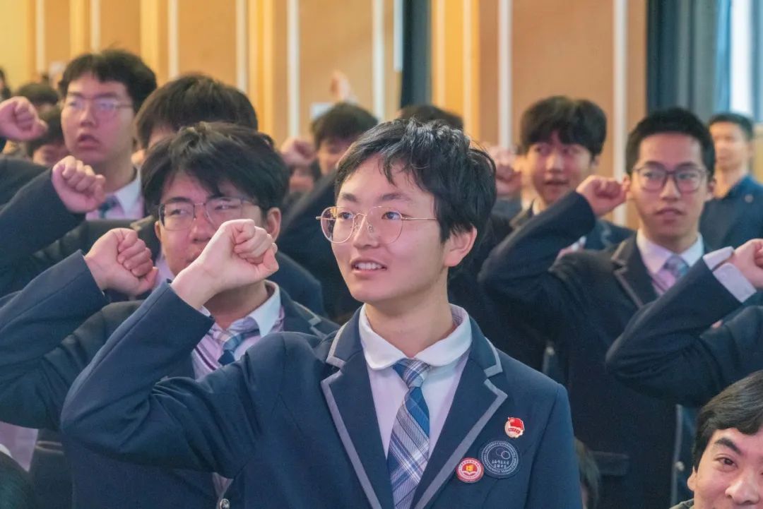 十八志,战高考 | 云南师范大学实验中学高2024届十八岁成人礼暨高考誓师大会 第79张 十八志,战高考 | 云南师范大学实验中学高2024届十八岁成人礼暨高考誓师大会 第79张