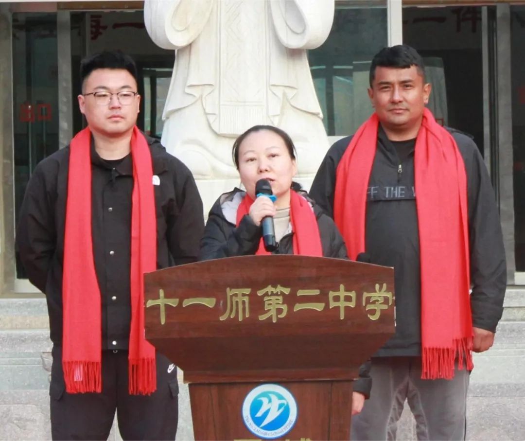 中考动员燃斗志 热辣滚烫逐梦想——十一师二中2024届毕业生备战中考动员大会 第24张 中考动员燃斗志 热辣滚烫逐梦想——十一师二中2024届毕业生备战中考动员大会 第24张