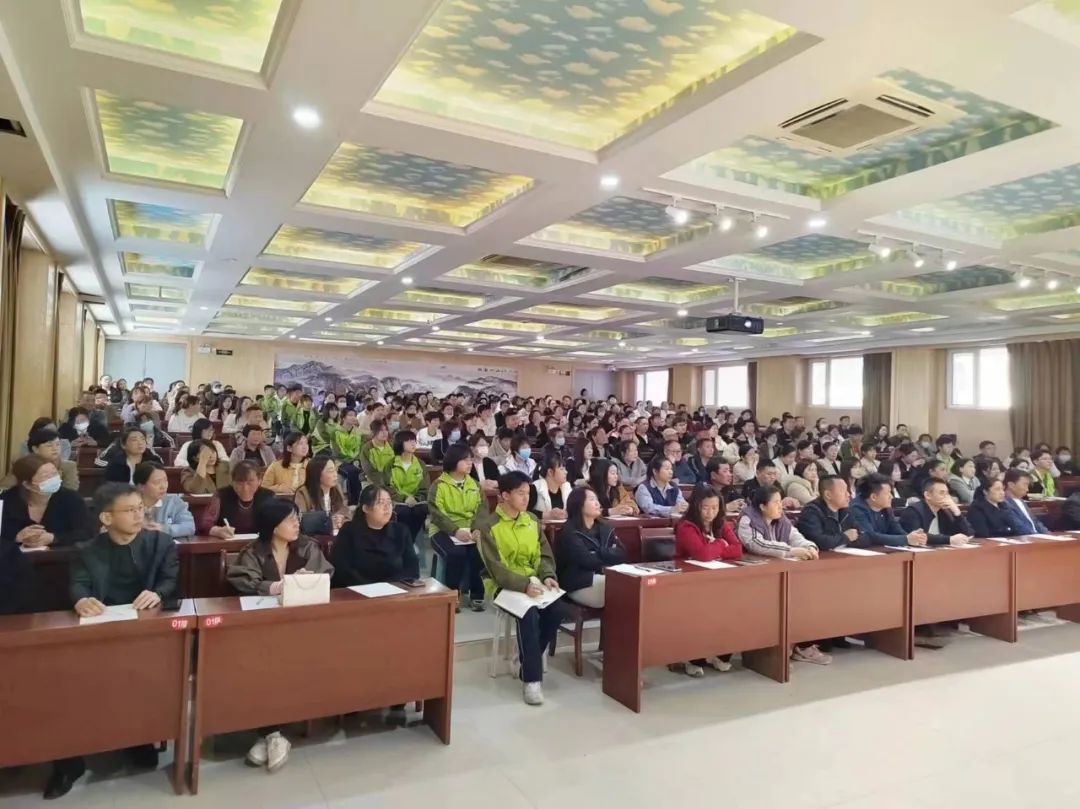 克服焦虑,绽放中考 ---二中西区九年级开展家长课堂活动 第7张 克服焦虑,绽放中考 ---二中西区九年级开展家长课堂活动 第7张