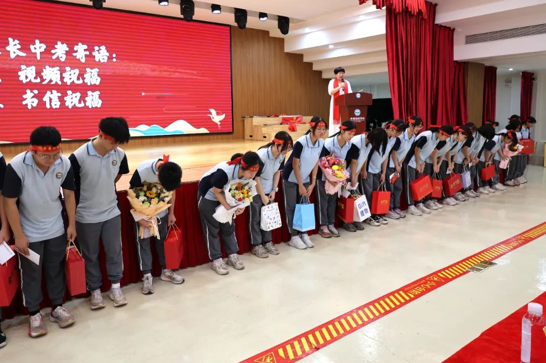 燃!中考必胜!百日冲刺誓师大会点燃梦想之火 第17张 燃!中考必胜!百日冲刺誓师大会点燃梦想之火 第17张