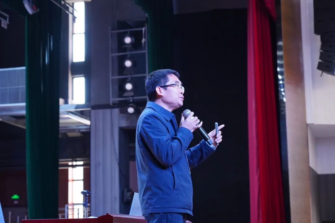 整装待发新征程,探寻中考新方向——曲靖市数学学科教研基地二组第一次全员会议暨曲靖市2024年数学学科初中学业水平考试研讨会 第14张 整装待发新征程,探寻中考新方向——曲靖市数学学科教研基地二组第一次全员会议暨曲靖市2024年数学学科初中学业水平考试研讨会 第14张
