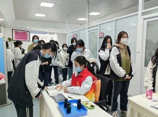 支部动态丨传承雷锋精神 助力高考体检 第5张 支部动态丨传承雷锋精神 助力高考体检 第5张