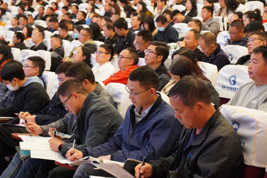 整装待发新征程,探寻中考新方向——曲靖市数学学科教研基地二组第一次全员会议暨曲靖市2024年数学学科初中学业水平考试研讨会 第23张 整装待发新征程,探寻中考新方向——曲靖市数学学科教研基地二组第一次全员会议暨曲靖市2024年数学学科初中学业水平考试研讨会 第23张