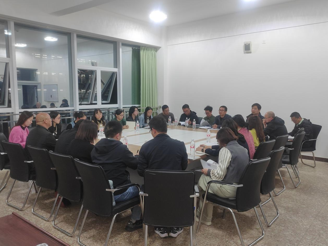 整装待发新征程,探寻中考新方向——曲靖市数学学科教研基地二组第一次全员会议暨曲靖市2024年数学学科初中学业水平考试研讨会 第5张 整装待发新征程,探寻中考新方向——曲靖市数学学科教研基地二组第一次全员会议暨曲靖市2024年数学学科初中学业水平考试研讨会 第5张