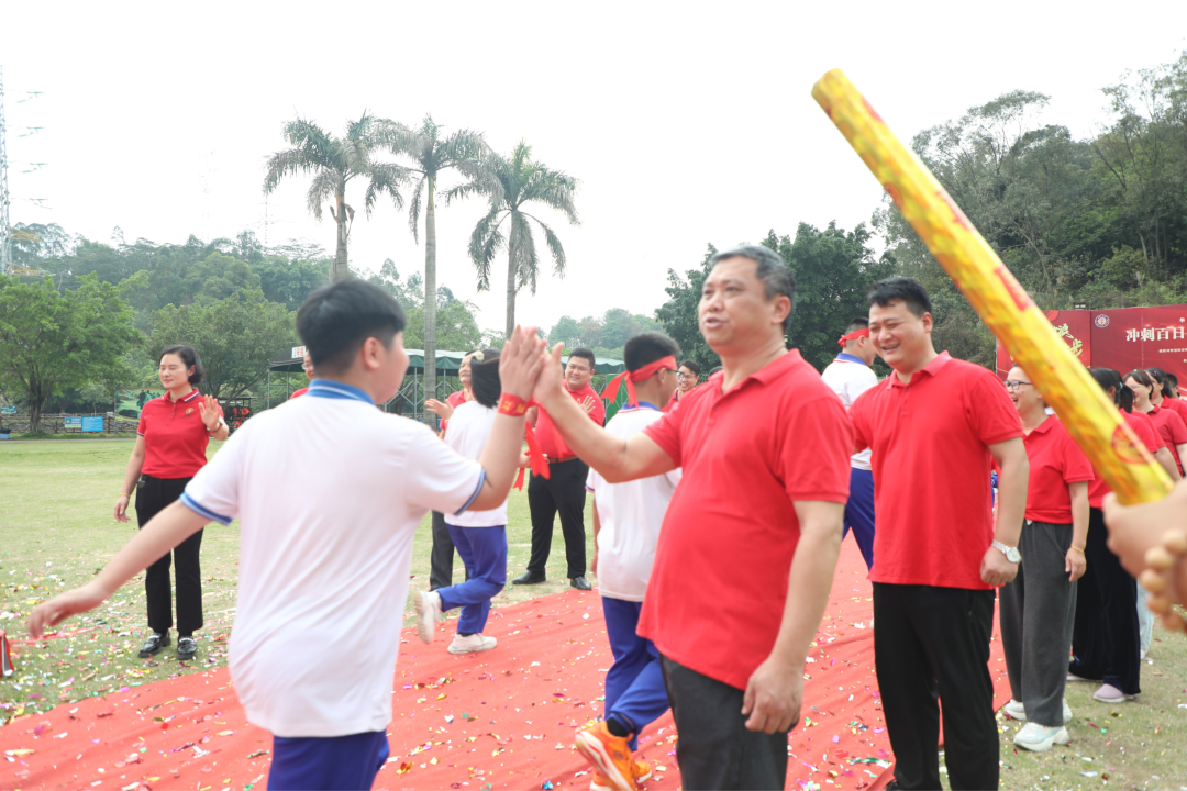磨一剑,试锋芒!中考百日誓师大会吹响冲锋号角 第32张 磨一剑,试锋芒!中考百日誓师大会吹响冲锋号角 第32张