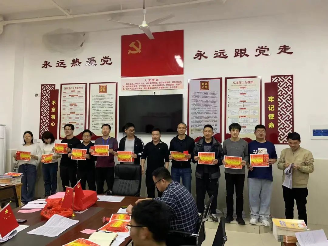 趣味减压增活力 赋能奔跑迎高考——赣县中学高三年级开展趣味减压活动 第24张 趣味减压增活力 赋能奔跑迎高考——赣县中学高三年级开展趣味减压活动 第24张