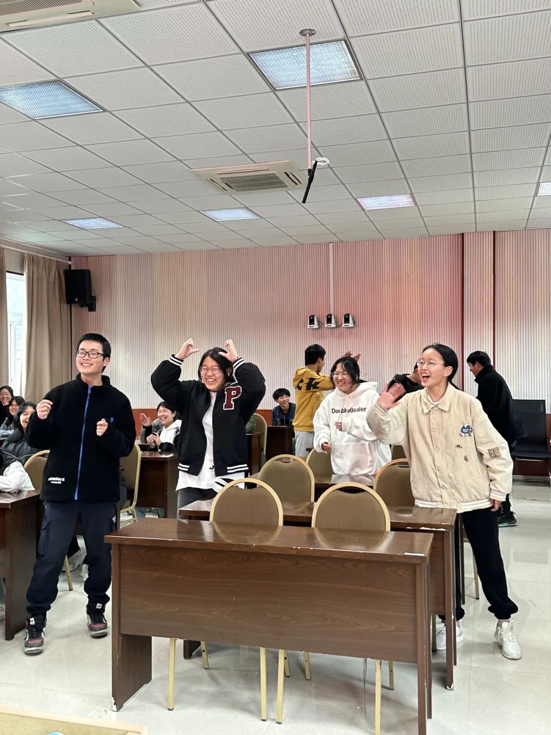 【岭上四JING·心净】减压赋能,笑迎中考——仙居县安岭乡中心学校开展中考冲刺心理减压系列活动 第26张 【岭上四JING·心净】减压赋能,笑迎中考——仙居县安岭乡中心学校开展中考冲刺心理减压系列活动 第26张