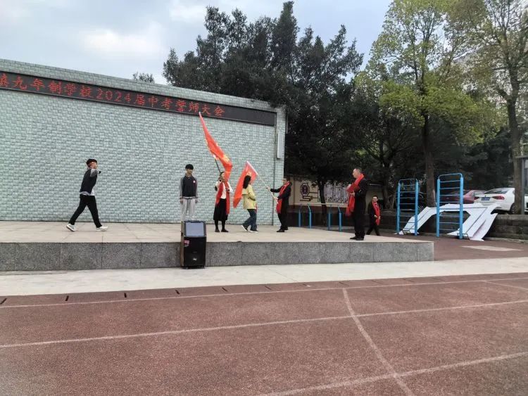 百日战中考,誓当凌绝顶 —— 富顺县飞龙镇九年制学校中考誓师大会 第9张 百日战中考,誓当凌绝顶 —— 富顺县飞龙镇九年制学校中考誓师大会 第9张