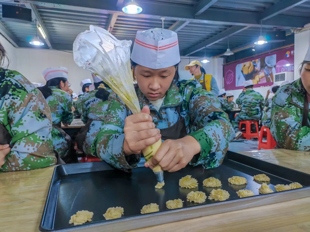 青春奋发 誓赢中考——泉港第六中学2024年春季综合实践活动纪实 第11张 青春奋发 誓赢中考——泉港第六中学2024年春季综合实践活动纪实 第11张