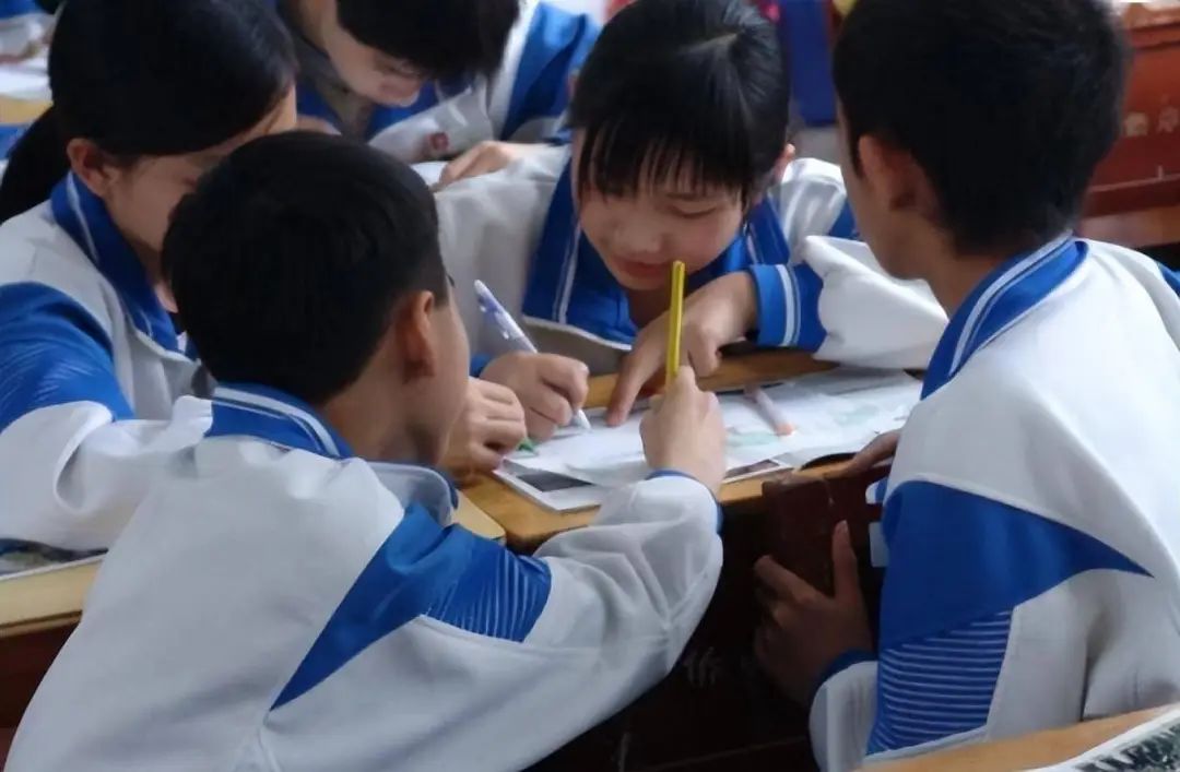 中考上岸后才明白,想要中考取得好成绩,必须从初一开始狠狠抓好下面五件事 第2张