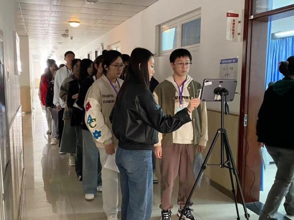 我市首次普通高考英语听力机考顺利平稳实施 第9张 我市首次普通高考英语听力机考顺利平稳实施 第9张