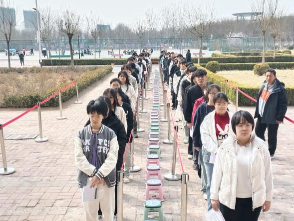 我市首次普通高考英语听力机考顺利平稳实施 第7张 我市首次普通高考英语听力机考顺利平稳实施 第7张