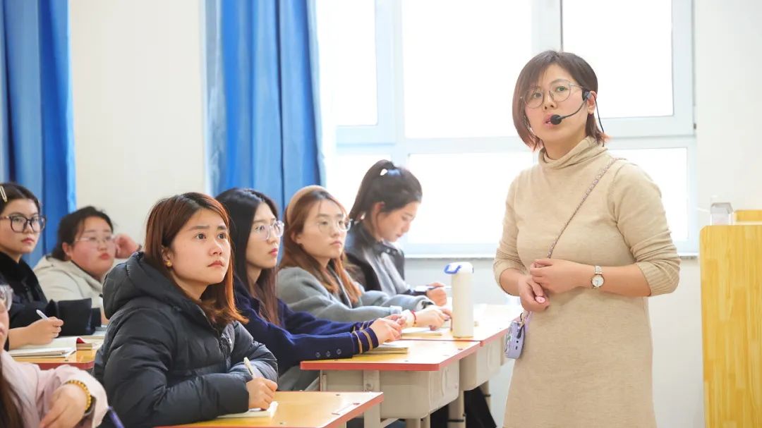 盐山八中 |名师云集,共研高考——河间英华学校邀请我校优秀学科组长共研2024高考 第55张 盐山八中 |名师云集,共研高考——河间英华学校邀请我校优秀学科组长共研2024高考 第55张