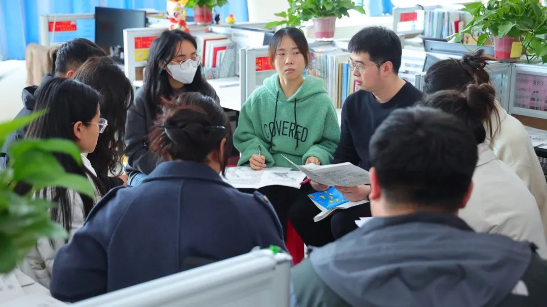 盐山八中 |名师云集,共研高考——河间英华学校邀请我校优秀学科组长共研2024高考 第52张 盐山八中 |名师云集,共研高考——河间英华学校邀请我校优秀学科组长共研2024高考 第52张