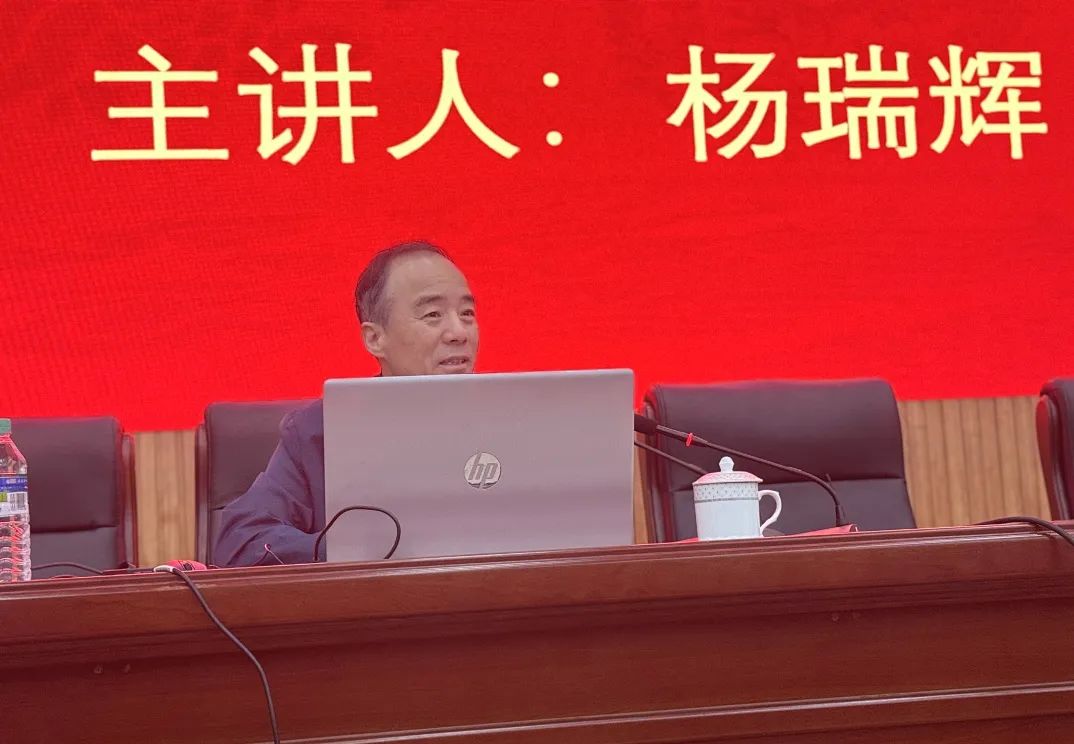 明晰高考政策,科学填报志愿 ‖ 赣县第三中学召开2024年新高考招生政策解读暨高考模拟志愿填报培训会 第3张 明晰高考政策,科学填报志愿 ‖ 赣县第三中学召开2024年新高考招生政策解读暨高考模拟志愿填报培训会 第3张