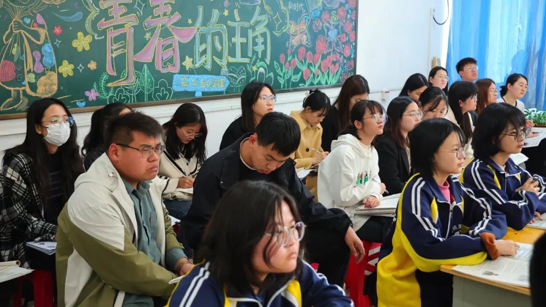 盐山八中 |名师云集,共研高考——河间英华学校邀请我校优秀学科组长共研2024高考 第38张 盐山八中 |名师云集,共研高考——河间英华学校邀请我校优秀学科组长共研2024高考 第38张