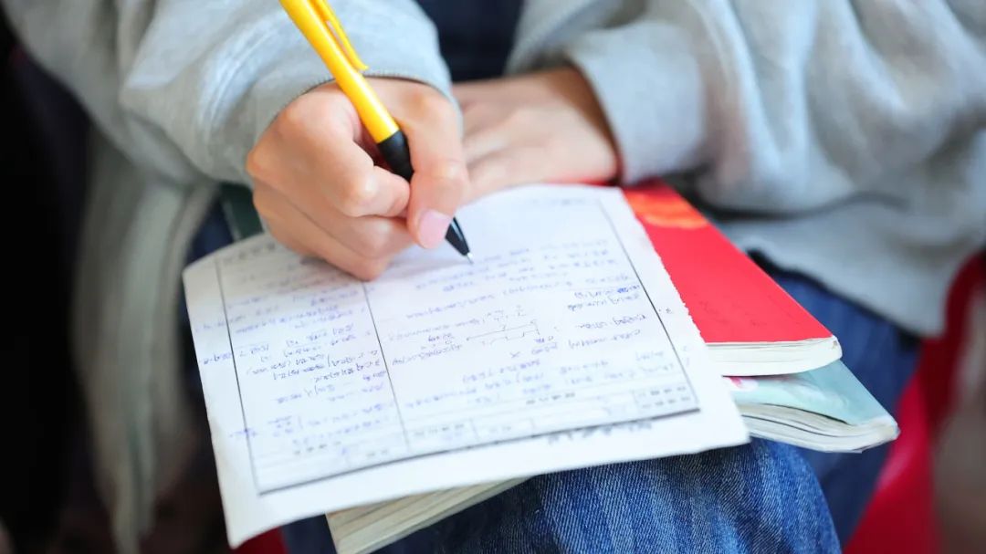 盐山八中 |名师云集,共研高考——河间英华学校邀请我校优秀学科组长共研2024高考 第15张 盐山八中 |名师云集,共研高考——河间英华学校邀请我校优秀学科组长共研2024高考 第15张