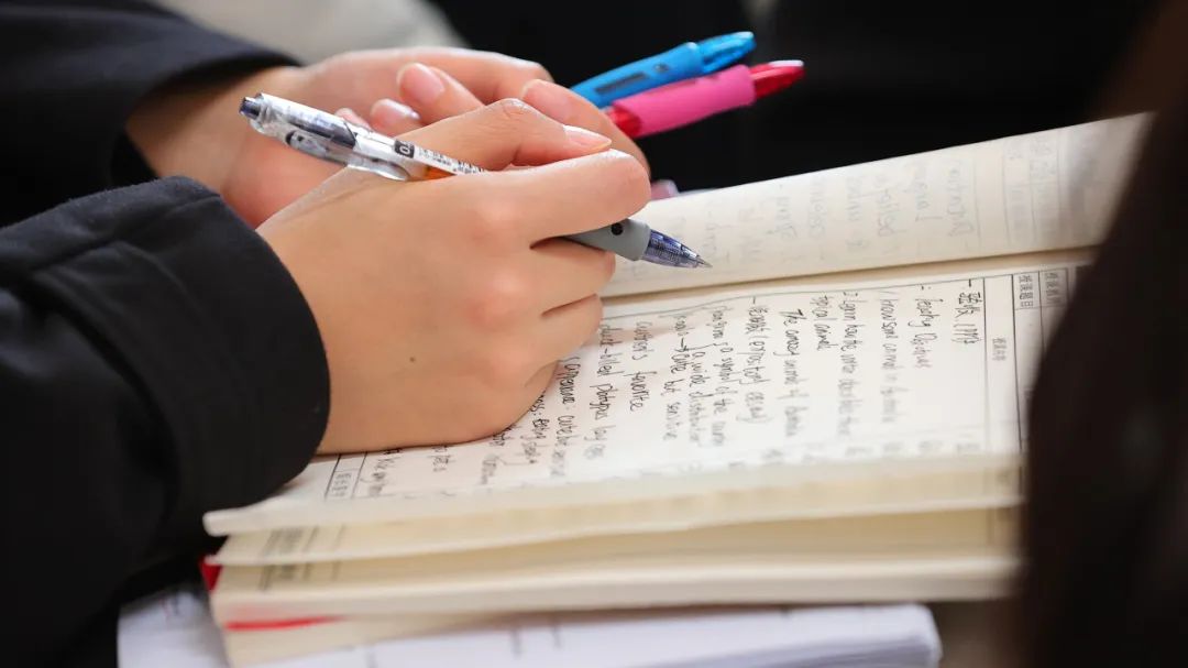 盐山八中 |名师云集,共研高考——河间英华学校邀请我校优秀学科组长共研2024高考 第62张 盐山八中 |名师云集,共研高考——河间英华学校邀请我校优秀学科组长共研2024高考 第62张