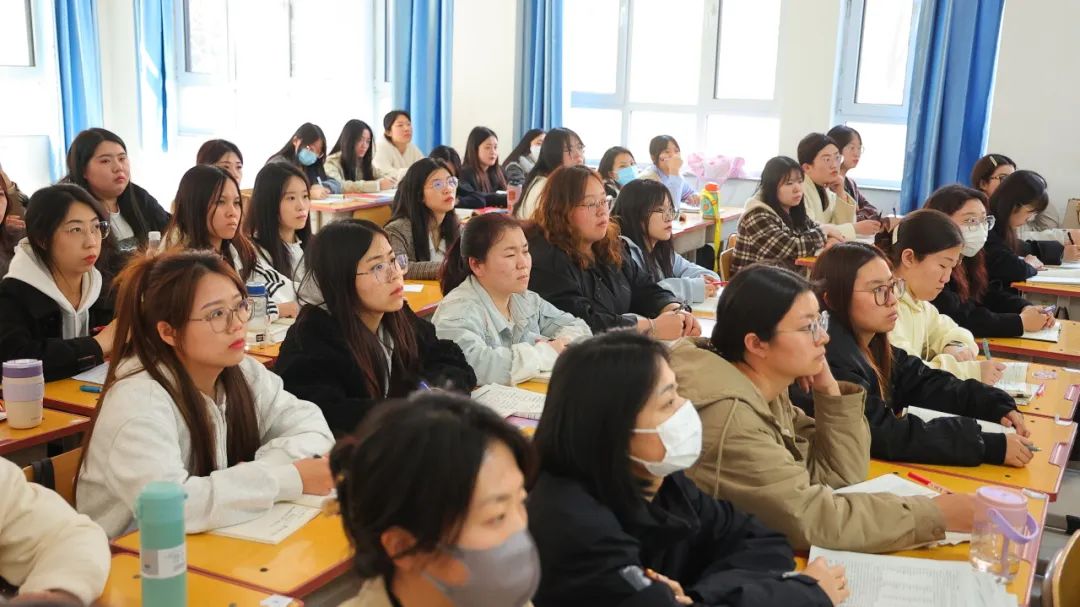 盐山八中 |名师云集,共研高考——河间英华学校邀请我校优秀学科组长共研2024高考 第63张 盐山八中 |名师云集,共研高考——河间英华学校邀请我校优秀学科组长共研2024高考 第63张