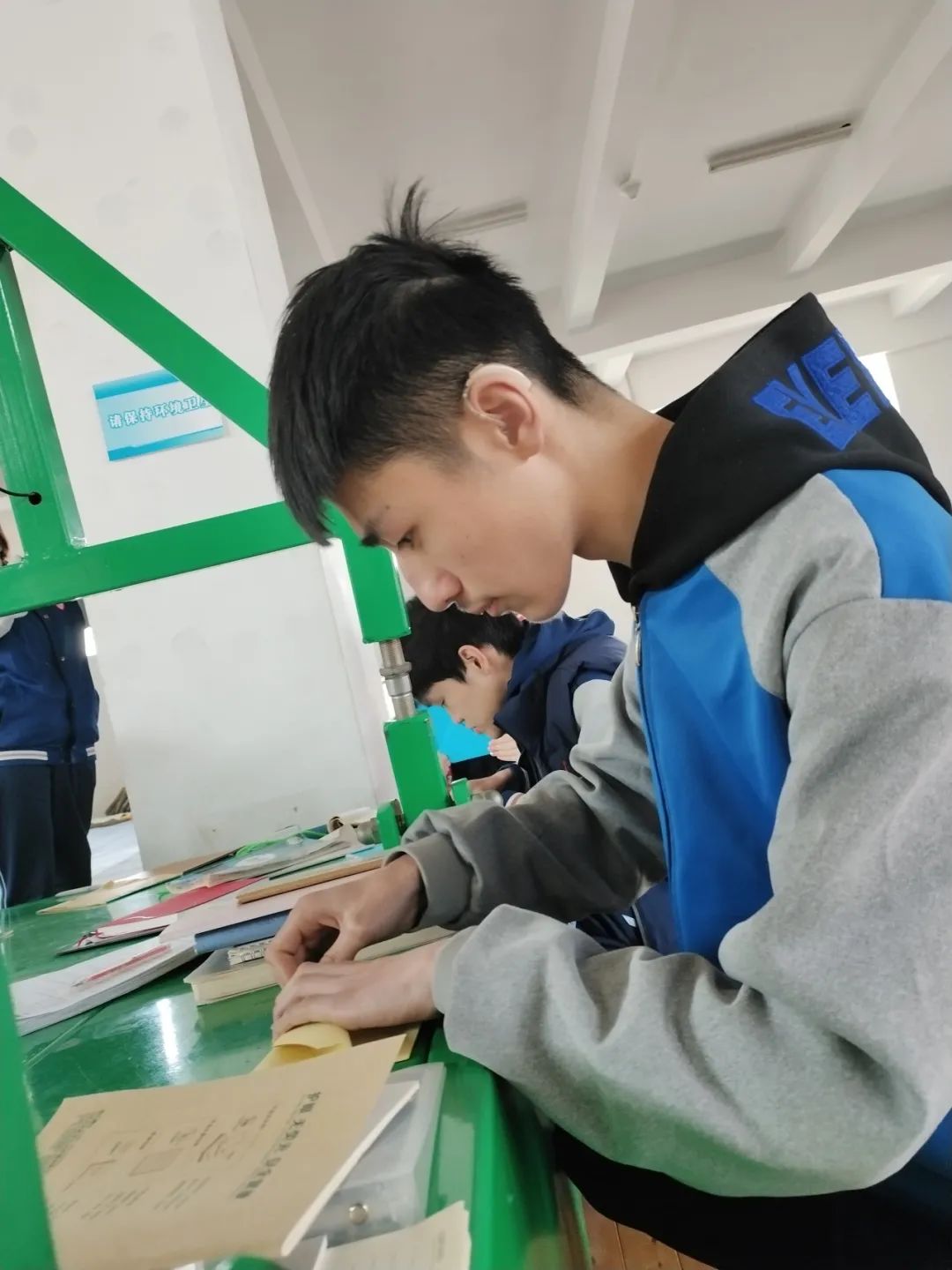 减压赋能,笑迎高考——市特教学校聋教育部职三年级举行高考前减压团体辅导活动 第5张