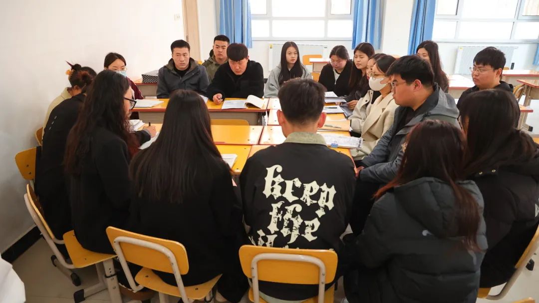 盐山八中 |名师云集,共研高考——河间英华学校邀请我校优秀学科组长共研2024高考 第48张 盐山八中 |名师云集,共研高考——河间英华学校邀请我校优秀学科组长共研2024高考 第48张