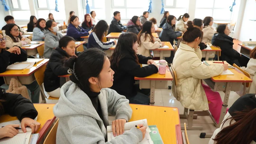盐山八中 |名师云集,共研高考——河间英华学校邀请我校优秀学科组长共研2024高考 第23张 盐山八中 |名师云集,共研高考——河间英华学校邀请我校优秀学科组长共研2024高考 第23张