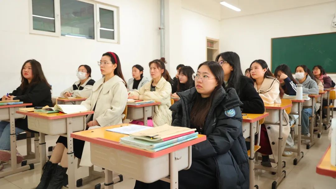 盐山八中 |名师云集,共研高考——河间英华学校邀请我校优秀学科组长共研2024高考 第24张 盐山八中 |名师云集,共研高考——河间英华学校邀请我校优秀学科组长共研2024高考 第24张