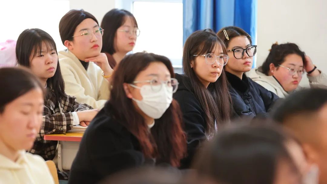 盐山八中 |名师云集,共研高考——河间英华学校邀请我校优秀学科组长共研2024高考 第50张 盐山八中 |名师云集,共研高考——河间英华学校邀请我校优秀学科组长共研2024高考 第50张