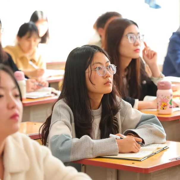 盐山八中 |名师云集,共研高考——河间英华学校邀请我校优秀学科组长共研2024高考 第57张 盐山八中 |名师云集,共研高考——河间英华学校邀请我校优秀学科组长共研2024高考 第57张