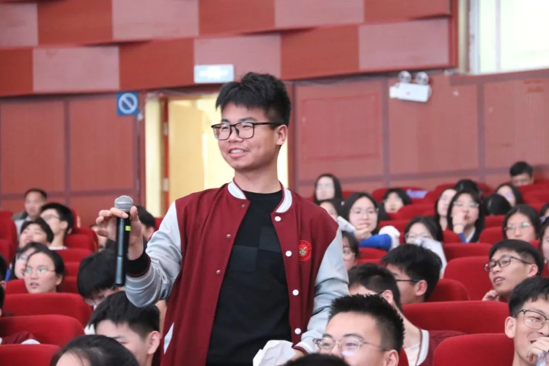 【博雅大讲堂·新高考】拨云开雾,理性看每一个可能的选择键||南昌市第一中学开展高考模拟志愿填报指导讲座 第29张 【博雅大讲堂·新高考】拨云开雾,理性看每一个可能的选择键||南昌市第一中学开展高考模拟志愿填报指导讲座 第29张