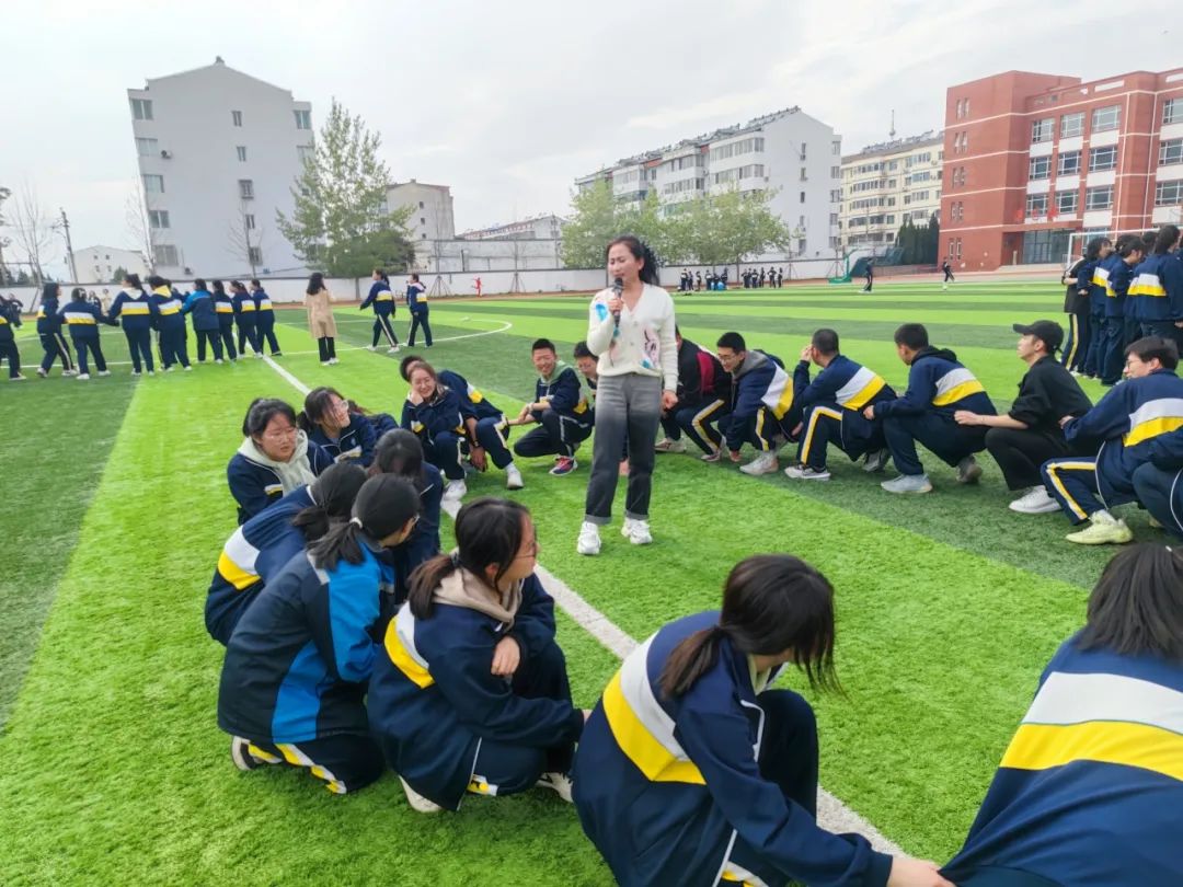 心无旁骛 迎战高考——凤鸣中学开展高三心理团辅活动 第15张 心无旁骛 迎战高考——凤鸣中学开展高三心理团辅活动 第15张