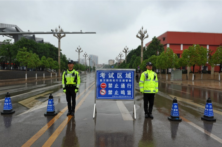 全力以赴不负韶华 助力高考交警同行 第8张