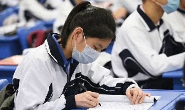 中考政策来了!将于2024年执行,下一届中学生难掩自己内心激动 第1张
